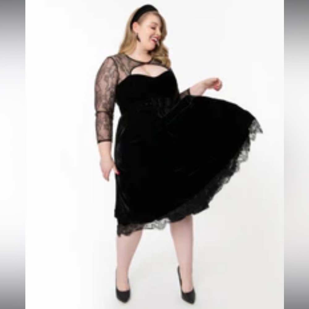 ⭐️2/$77⭐️Collectif 1950s Black Velvet & Lace Alicia
Swing Dress
